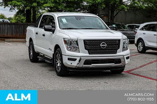 Glacier White 2024 Nissan Titan SV
