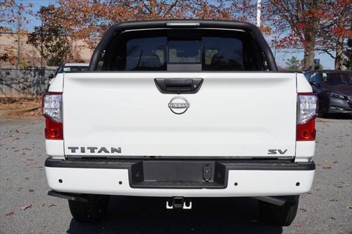 2024 Nissan Titan SV