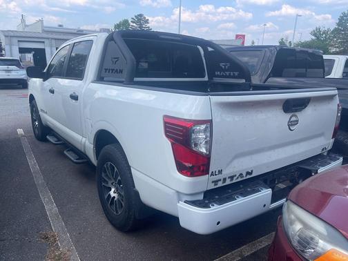 Glacier White 2024 Nissan Titan SV