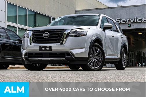 2023 Nissan Pathfinder SL FWD