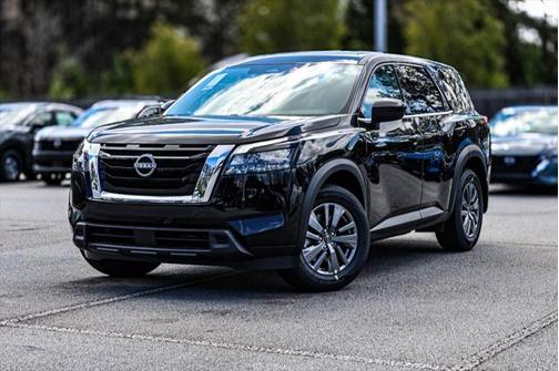 2025 Nissan Pathfinder S FWD