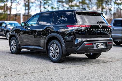 2025 Nissan Pathfinder S FWD