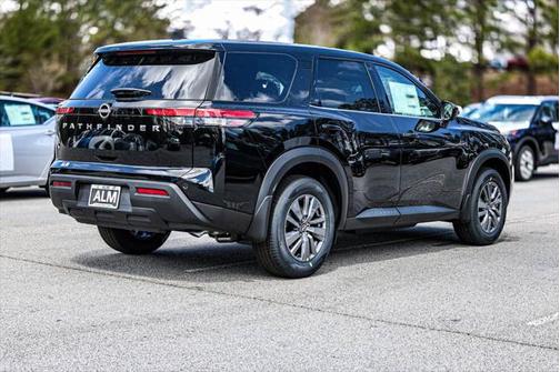 2025 Nissan Pathfinder S FWD