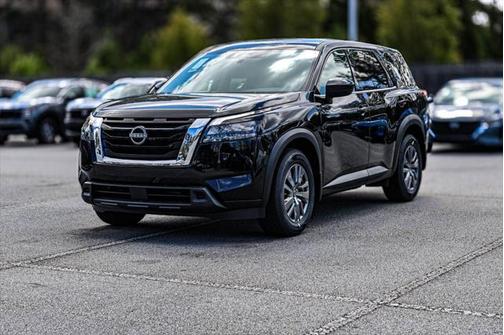 2025 Nissan Pathfinder S FWD