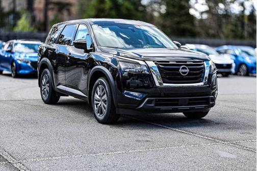 2025 Nissan Pathfinder S FWD