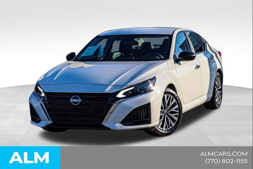 Glacier White 2025 Nissan Altima 2.5 SV