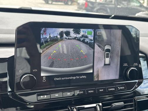 2025 Nissan Pathfinder Platinum FWD