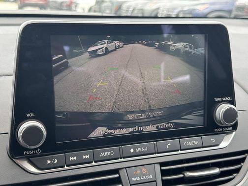 2025 Nissan Altima SR FWD
