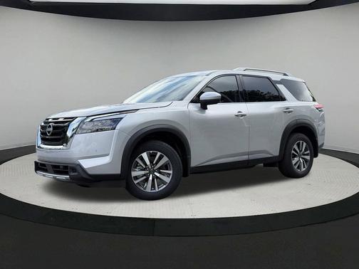 2025 Nissan Pathfinder SL 4WD