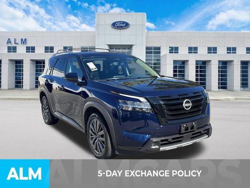2023 Nissan Pathfinder SL 4WD