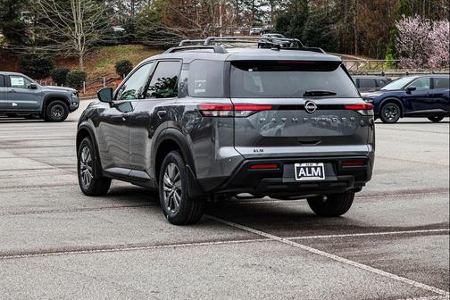 2026 Nissan Pathfinder SV