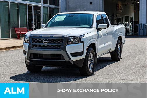 2025 Nissan Frontier SV