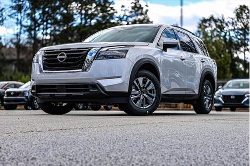 2025 Nissan Pathfinder SV 4WD