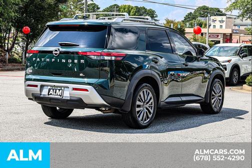 2024 Nissan Pathfinder SL FWD