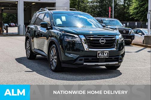 2024 Nissan Pathfinder SL FWD