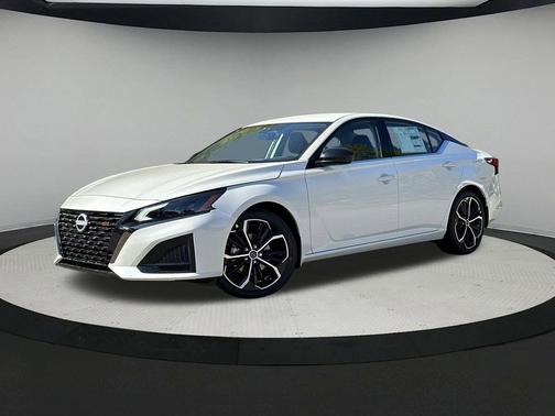 2025 Nissan Altima SR FWD