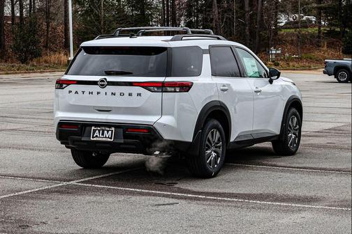 2026 Nissan Pathfinder SV