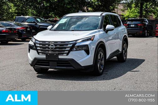 Everest White Pearl 2025 Nissan Rogue SV