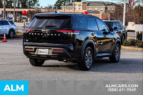 2025 Nissan Pathfinder S FWD