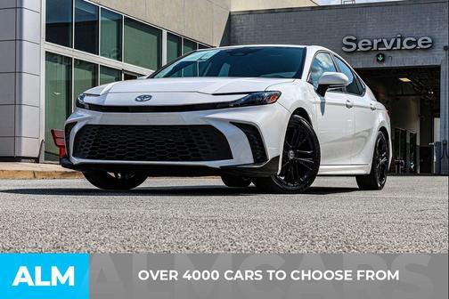 2025 Toyota Camry SE