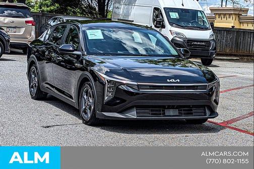 Aurora Black Pearl 2025 Kia K4 LXS
