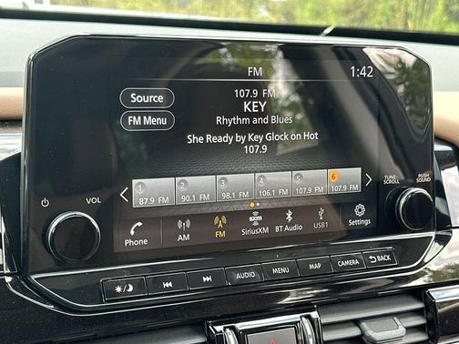 2025 Nissan Pathfinder Platinum FWD