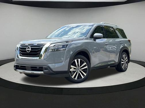 2025 Nissan Pathfinder Platinum FWD
