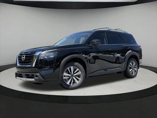 2025 Nissan Pathfinder SL FWD