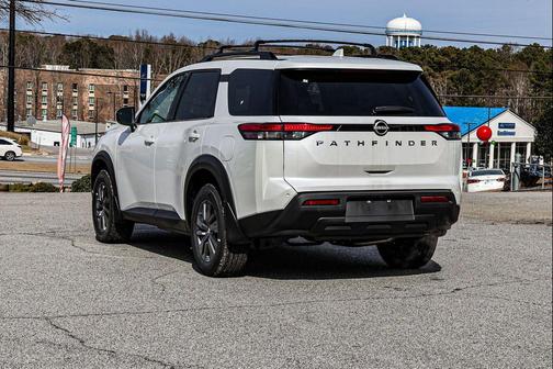 2025 Nissan Pathfinder SV FWD