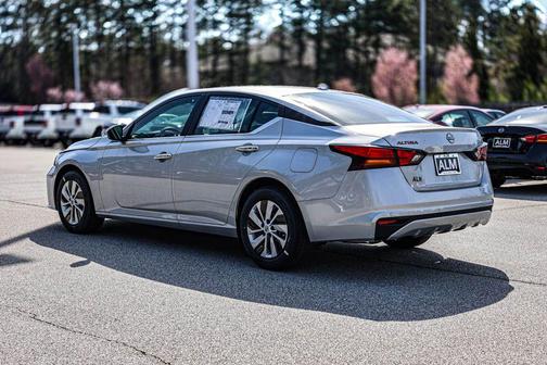 2025 Nissan Altima S FWD