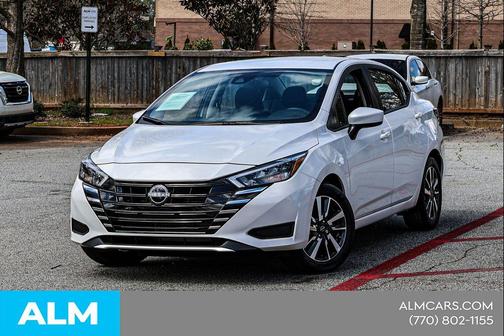 Aspen White Tricoat 2025 Nissan Versa 1.6 SV