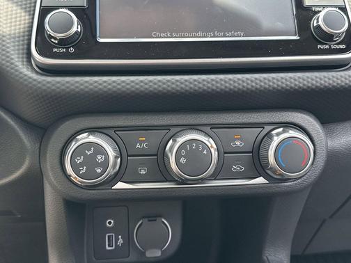 2025 Nissan Kicks S