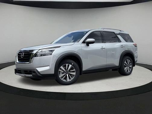 2025 Nissan Pathfinder SL FWD