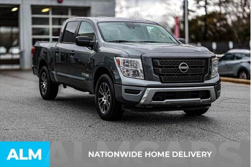 2023 Nissan Titan SV