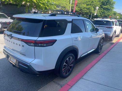 Everest White Pearl Tricoat 2026 Nissan Pathfinder Platinum