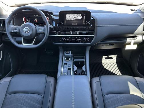 2025 Nissan Pathfinder Platinum FWD