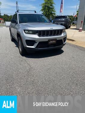 2022 Jeep Grand Cherokee Laredo