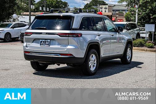 2022 Jeep Grand Cherokee Laredo