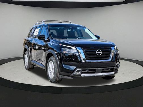 2025 Nissan Pathfinder SL FWD