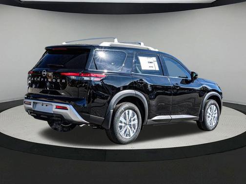2025 Nissan Pathfinder SL FWD