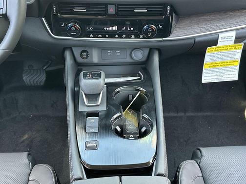 2025 Nissan Rogue Platinum