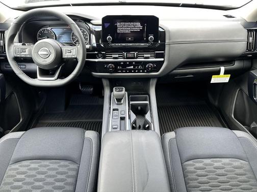 2025 Nissan Pathfinder SV FWD