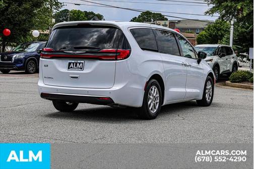 2024 Chrysler Pacifica Touring L