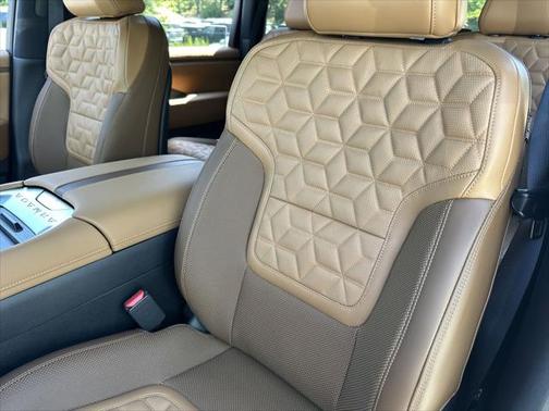 2025 Nissan Armada Platinum Reserve 2WD