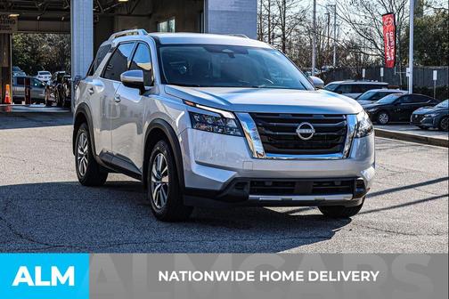 2025 Nissan Pathfinder SL FWD