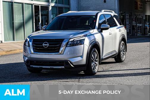2025 Nissan Pathfinder SL FWD