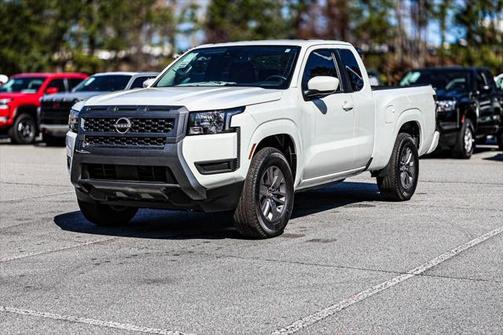 2025 Nissan Frontier SV