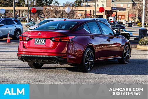 2024 Nissan Altima SR FWD