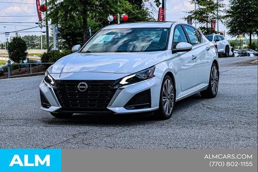 Pearl White Tricoat 2023 Nissan Altima 2.5 SL