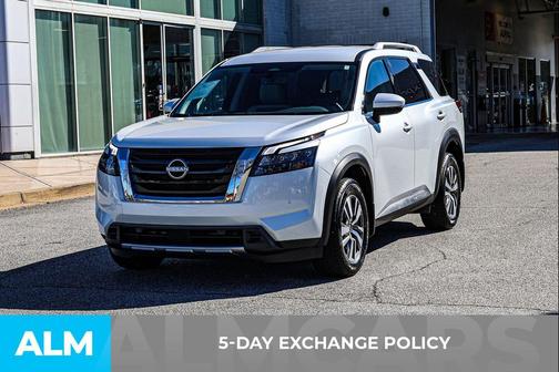 2025 Nissan Pathfinder SL 4WD